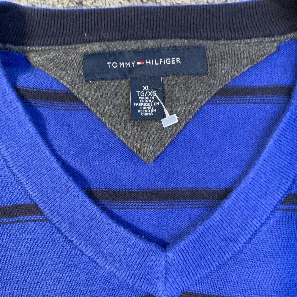 Tommy Hilfiger Mens XL Blue Striped V-Neck Cotton Knit Sweater Classic Fit - Picture 4 of 8